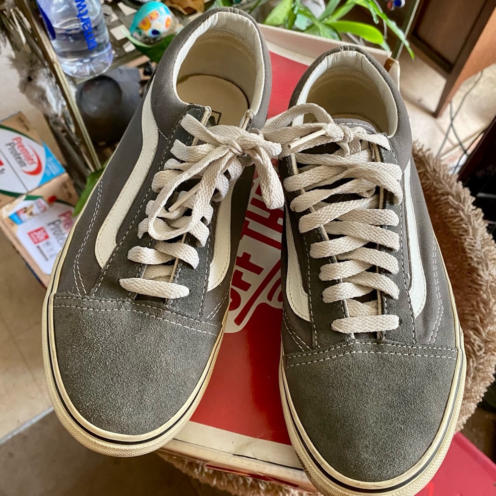 Vans Old Skool charcoal suede Mens 7.5 womens 9
